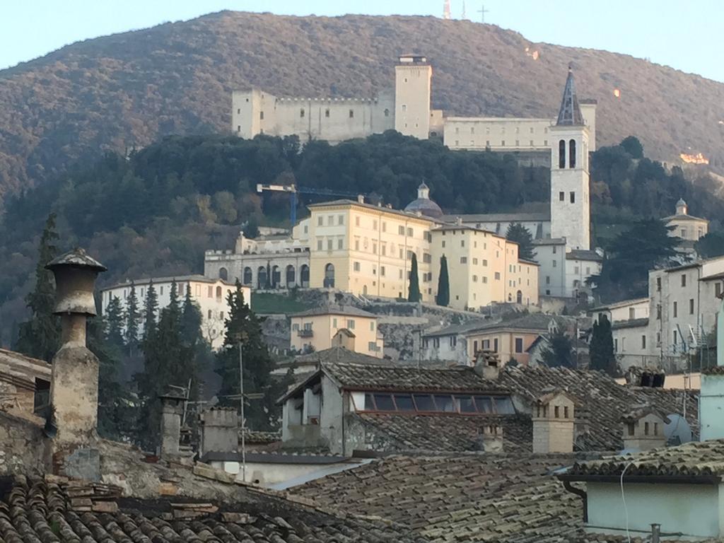 דירות ספולטו Sotto I Tetti Del Borgo מראה חיצוני תמונה